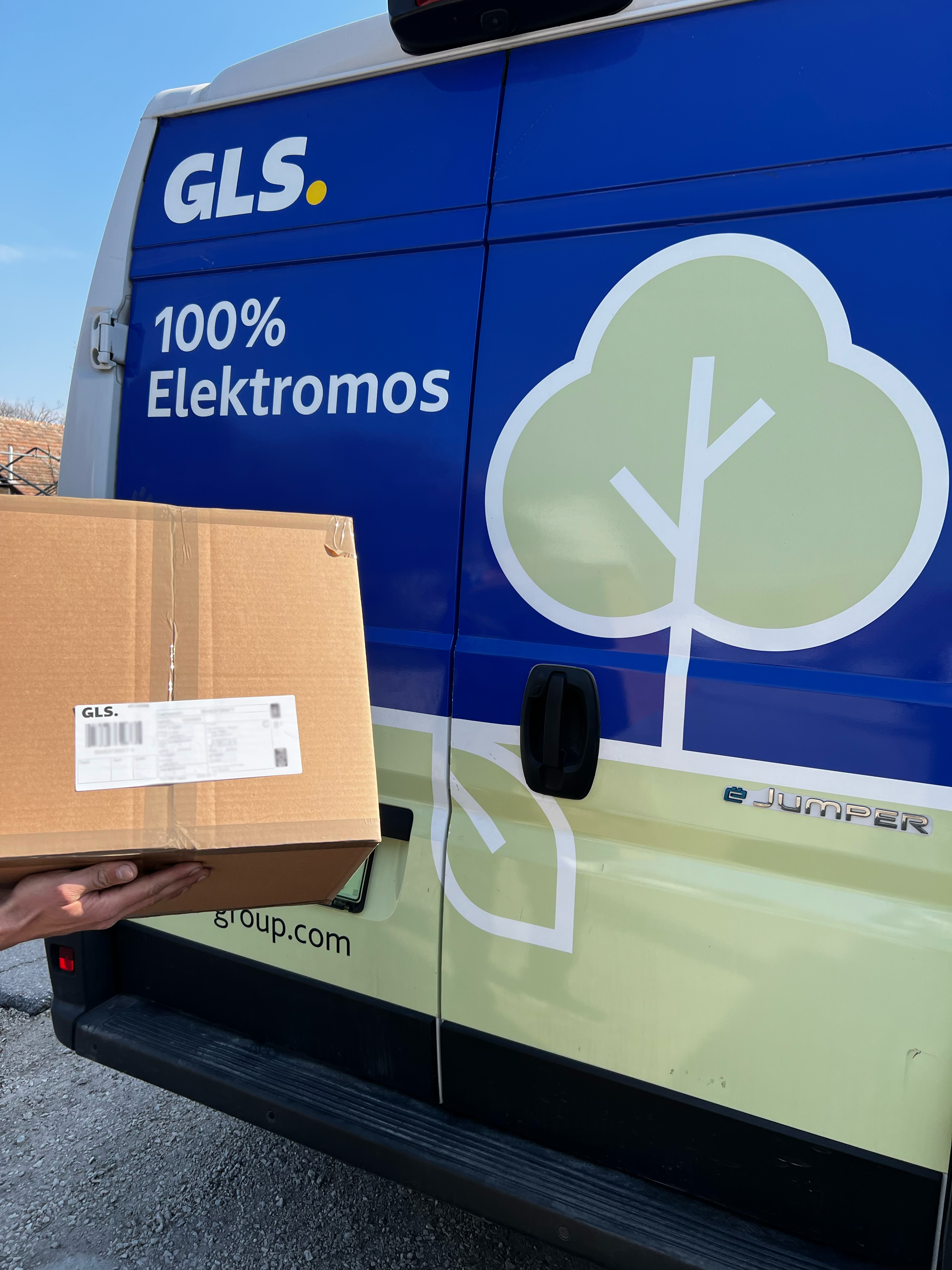 GLS elektromos futár csomaggal — gyors, EU-n belüli kiszállítás